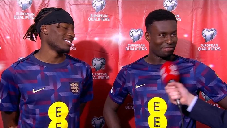 他补充说, 来到这里 他补充说, 来到这里